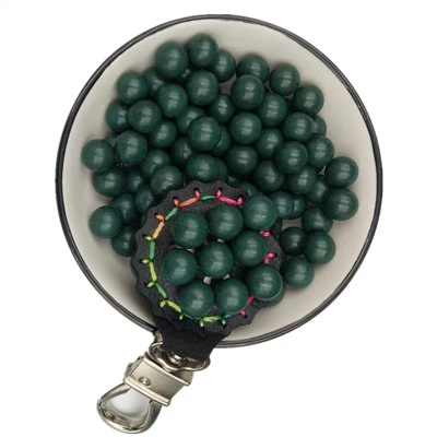 Manyetizma ile Karışık Renkli Sapan Çamur Topları